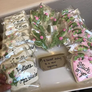 2 dozen sugar cookies