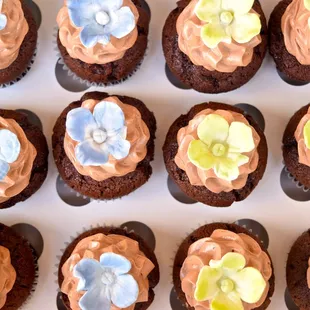 Custom mini cupcakes to match wedding cake.