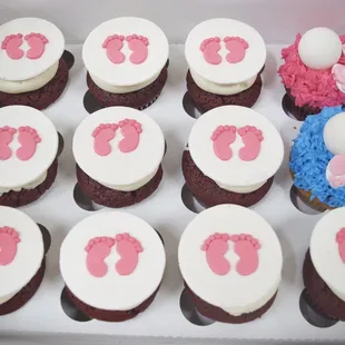 Baby shower cupcakes.