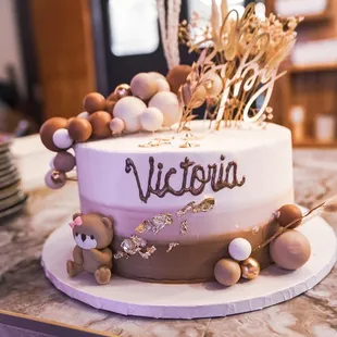 Baby shower cake