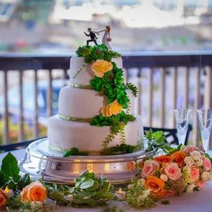 MY BEAUTIFUL WEDDING CAKE 7.14.18