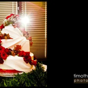 Alternating circle, Square cake with draping