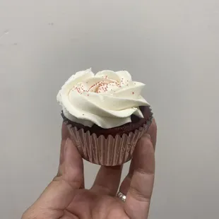 Vegan red velvet cupcake