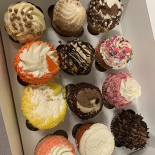 1 Dozen Assorted Cupcakes