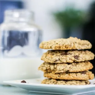 Dark chocolate oatmeal cookie