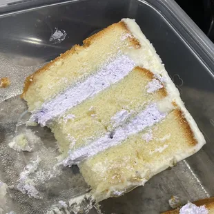 Vanilla cake, ube filling and vanilla buttercream frosting
