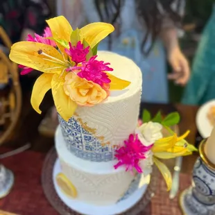 Fresh n faux flowers