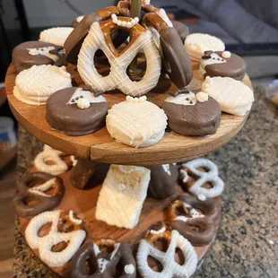 a display of pretzels and pretzels