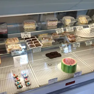 The flan was already sold out by noon!