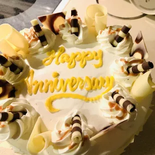 White cake with caramel center (UNBELIEVABLY Delicious!)