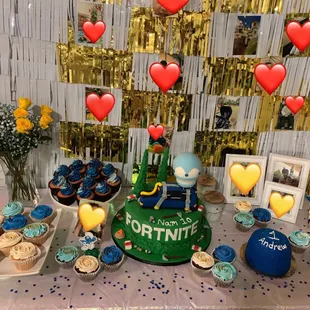 Fortnite birthday cake and cupcakes