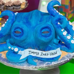 2021- Octopus Alien Cake