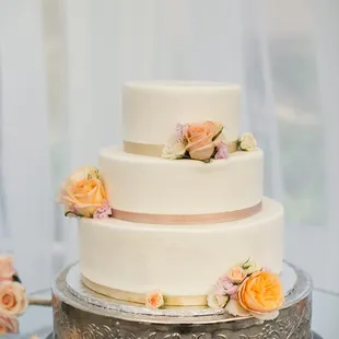 Pretty &amp; so so delicious.