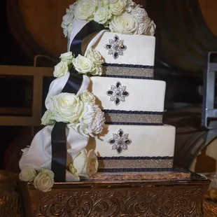 This was my amazing Art Deco wedding cake.  Maggie created His and Hers cakes for us.