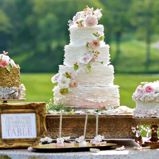 A beautiful pink and gold wedding cake trio.  
Venue: Rockford Grange Photographer: Courtney Glaser Photography