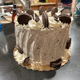 Oreo Cookies &amp; Cream Cake