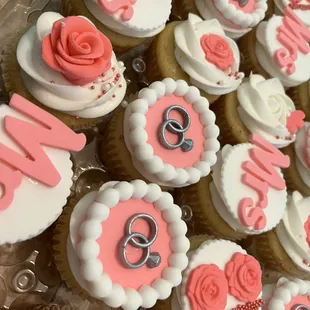 Custom cupcakes