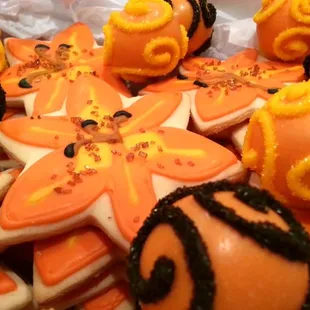 Tiger lily sugar cookies with coordinating cake pops