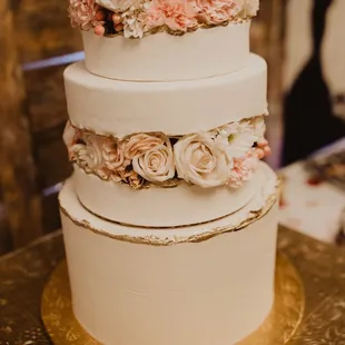 a three tiered wedding cake