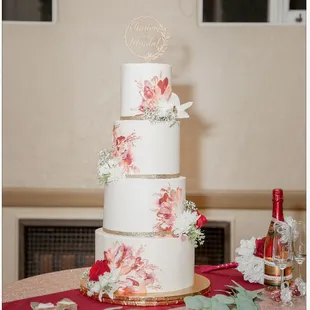 4 tier wedding cake for 100 guest, creative freedom from bride and groom and delivery