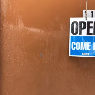 a closed sign on a door