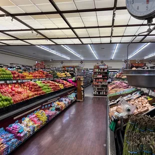 Cal-Mart Supermarket