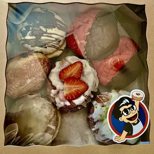 MAR '23 bundle: brown butter, mocha oreo, goober(pb&amp;j), key lime cronut, whipped strawberry cronut and chocolate dipped conchas