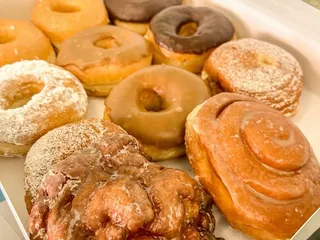 Le Cave's Bakery & Donuts