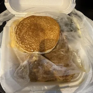 Chicken &amp; Gravy, Collard Greens, MacaroniNCheese and cornbread.