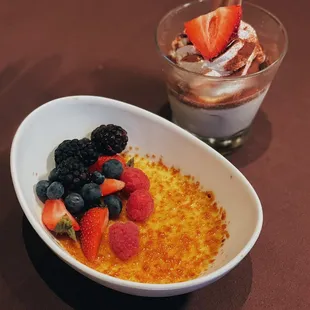 Amaretto creme brûlée &amp; Tiramisu