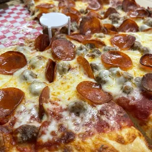 XL Pepperoni w/ Sausage Pizza