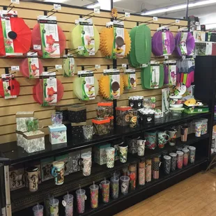 Great selection of housewares and gift!