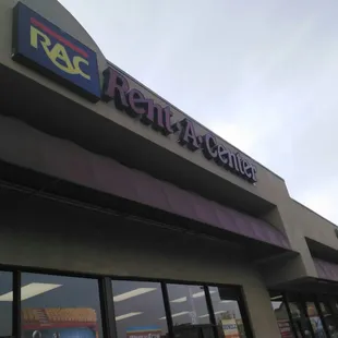 Calaveras Square - Rent a center