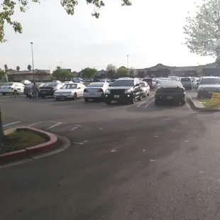 Calaveras Square - Parking lot