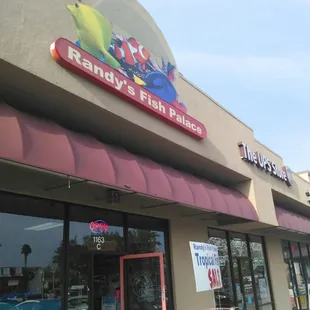 Calaveras Square - Randy's Fish