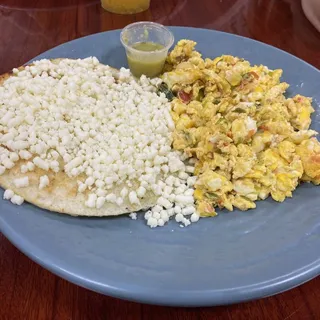 Scrambled Eggs w/ white corn arepa