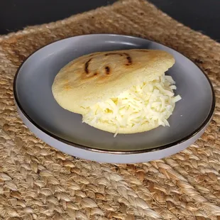 Arepa Cheese
(Cheese)