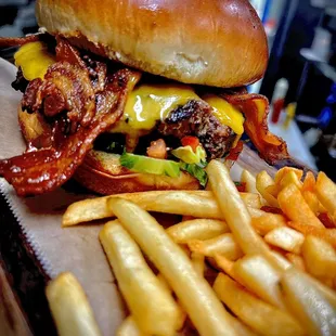 Hamburguesa is amazing!!