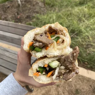 Beef bahn mi