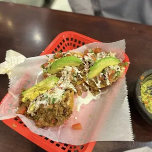 3 crispy tacos