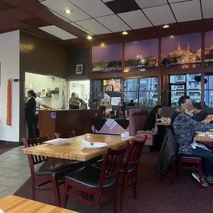 First tyme eating in. In the past, I always had them deliver through Postmates .