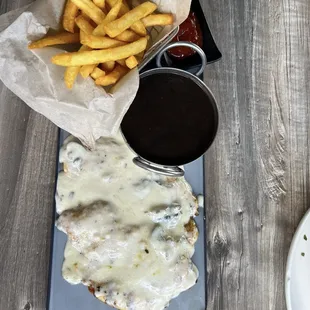 Puchengo a Pechuga en Salsa de Hongos
