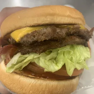 Cali double, with ketchup instead of Cali sauce with bacon,  tomato, lettuce