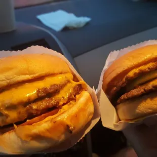 Cali Double (L, $6.29) and Pasadena Burger (R, $5.99) (10/22/21)