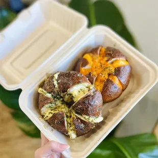 Calic, cheddar cream cheese