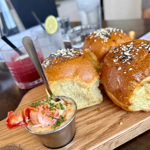 Warm rolls with lobster butter