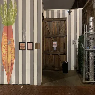 The entrance can be obscured.
