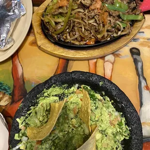 Guacajete steak fajitas