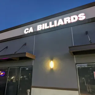 the outside of a restaurant