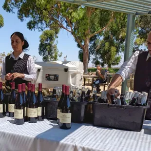 Setting up an outdoor wine &amp; beer station